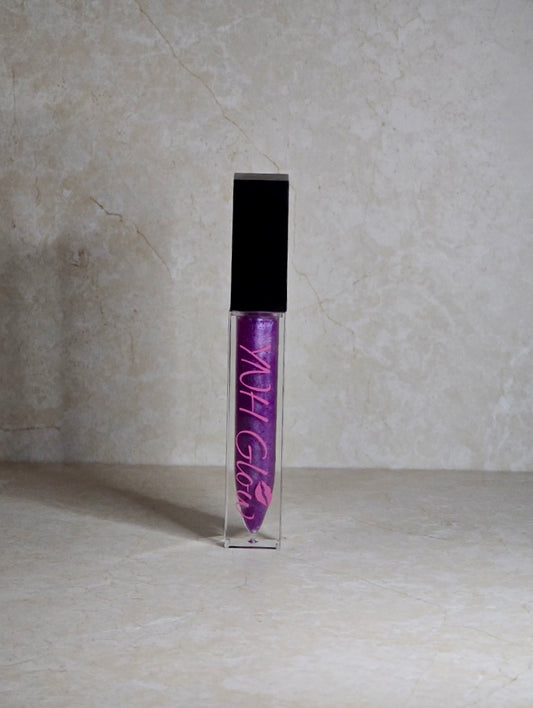 Champagne Lip Gloss by YNH Glow - Nourishing and hydrating lip gloss, perfect to add a pop of colour to your lips